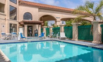 Quality Inn & Suites Camarillo-Oxnard