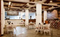 Royal Hotel and Villa Batu - servizio colazione
