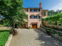 Lili Hotel di 