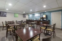 سلييب إن آند سويتس تشاسابيك - بورتسموث - فطور