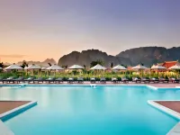 Emeralda Resort Ninh Binh - piscine