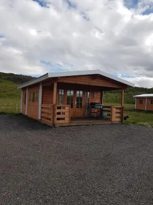 Ásgeirsstaðir Cottages Hotel a 