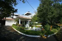 Chandana Residencys Hotels in Дондапарти