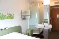 Ibis Budget Castelnaudary - A61 Hotels in Montferrand