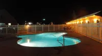 Sea Esta Motel II - С бассейном