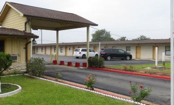 Travel Inn & Suites