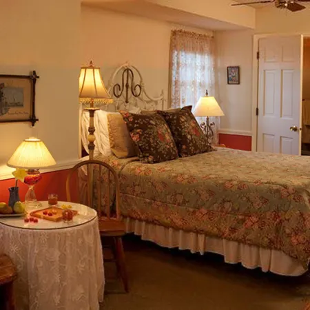 Eagle Harbor Inn