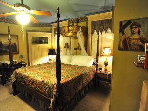 Stay Fairfield - Fairfield Place and Fairfield Manor Bed & Breakfast