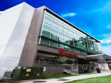 Ramada by Wyndham Panama Centro Via Argentina Отели в г. Панама-Сити