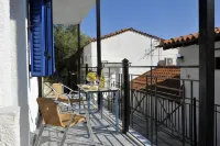Fengeros Village Hotels in Megali Ammos