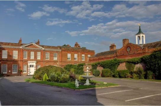 Baylis Park Hotel
