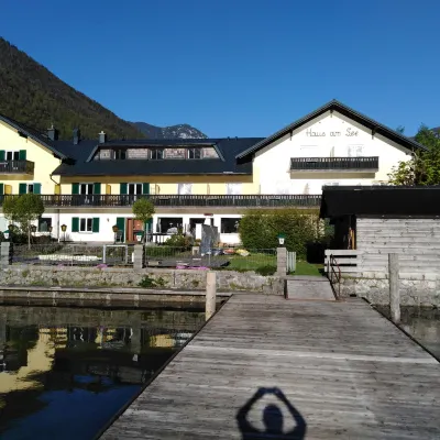 Hotel Haus am See Self Check-IN Hotels near Museum Hallstatt