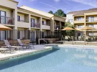 Courtyard Raleigh Midtown Hotel berhampiran Ladang Lassiter