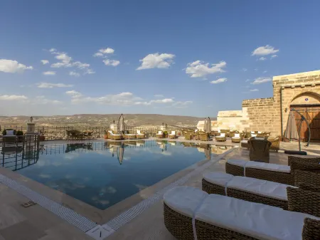 Kayakapi Premium Caves Cappadocia Отели рядом с достопримечательностью «Yunak Spa at Yunak Evleri Cave Hotel»