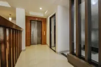 RedDoorz Plus Near Galaxy Bekasi - Pensions