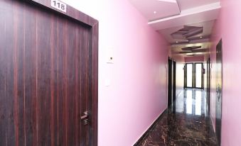 OYO 36042 Hotel Madhuban