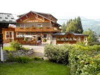 La Boule de Neige Hotels in Samoens