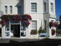 The Charlesworth - Pensionaatit