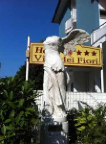 Hotel Villa dei Fiori - Sul Mare Con Piscina