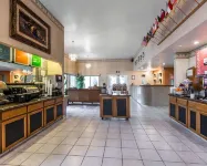 Comfort Inn & Suites Sequoia Kings Canyon - breakfast