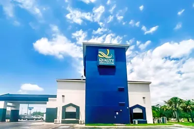 Quality Inn & Suites Lake Charles South Hotels near Chennault International Airport