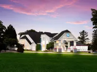 Best Western Harbour Pointe Lakefront Hotels in Saint Ignace