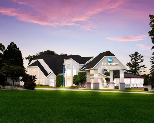 Best Western Harbour Pointe Lakefront Hotels in Mackinac County