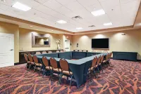 Hampton Inn & Suites Milwaukee/Franklin - 2-Star