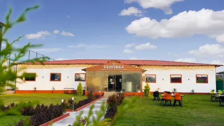 Exotikka Guest Inn Отели в г. Анантаперам
