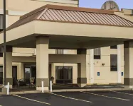 Quality Inn Hotels in Akron