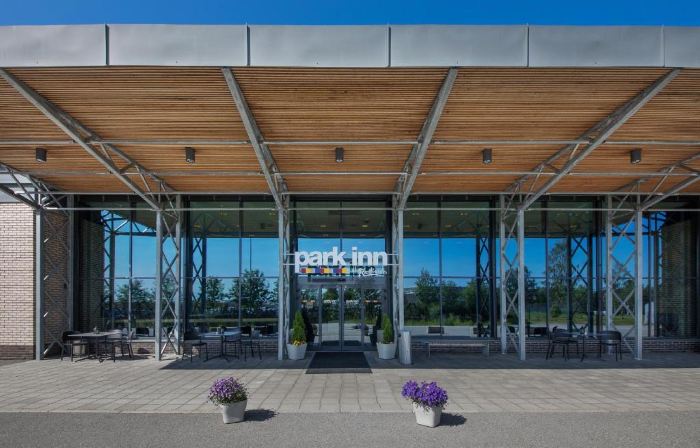 Park Inn by Radisson Oslo Airport Hotel West