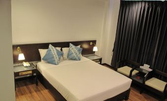 4. Dusit Ho..
