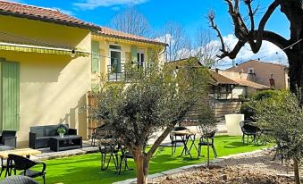 Hotel de Ma Tante