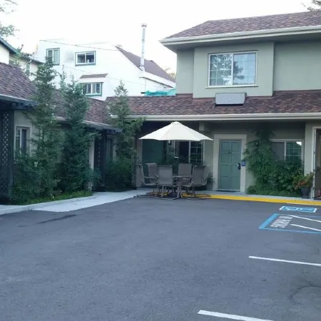 Marin Lodge
