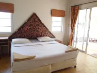 Jinta Beach Bungalow Hotels in Koh Samui
