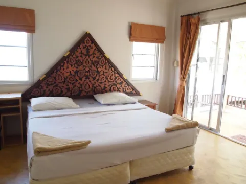 Jinta Beach Bungalow