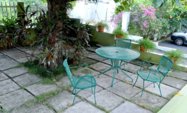 Pineapple Suites - Housity