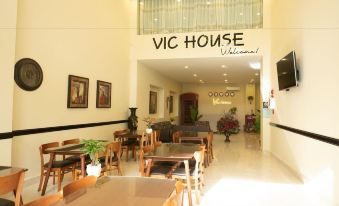 Vic House Hotel