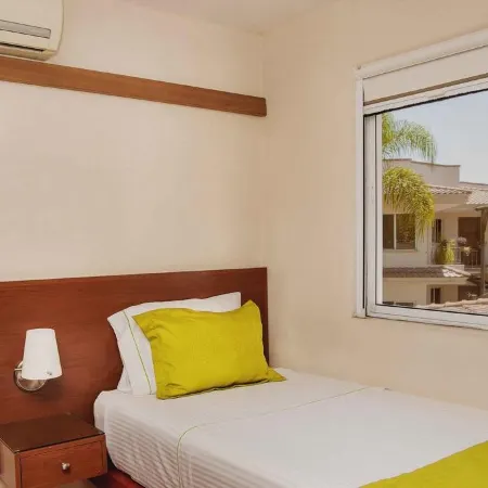 Alcazar Suites