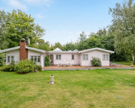 "Åsemarie" - 600m from the Sea Hotels in Dronningmolle