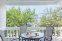 The Beach Cha am Suites