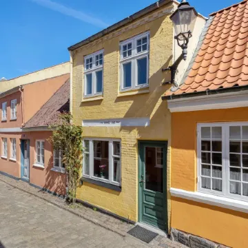 "Laust" - 250m from the Sea