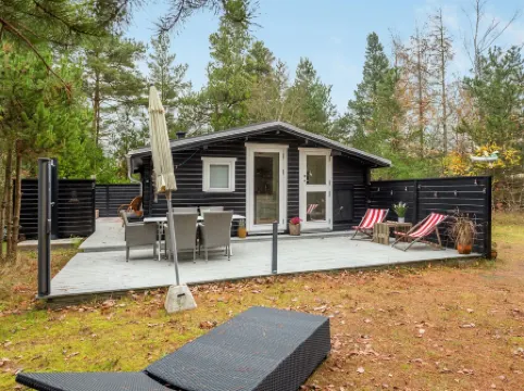 "Susannah" -  from the Sea