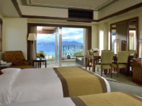 Okinawa Kariyushi Resort EXES Onna Hotel di Onna