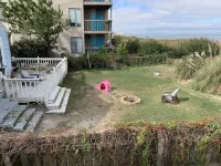 Loft at the Beach 1 Bedroom Apts by RedAwning Hotel dekat Bayview Community Center