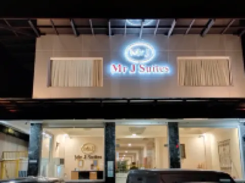 Mr. J Hotel Hoteles en Tegal