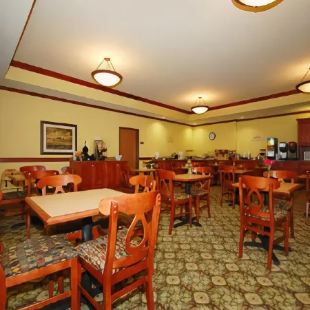 Best Western Plus Butterfield Inn
