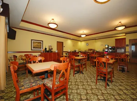 Best Western Plus Butterfield Inn