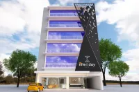 All Nite & Day Makassar Hotels in Makassar-distriktet