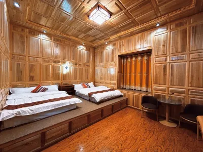 Zhaxi Yangcang Homestay Hotels in Pudacuo National Forest Park